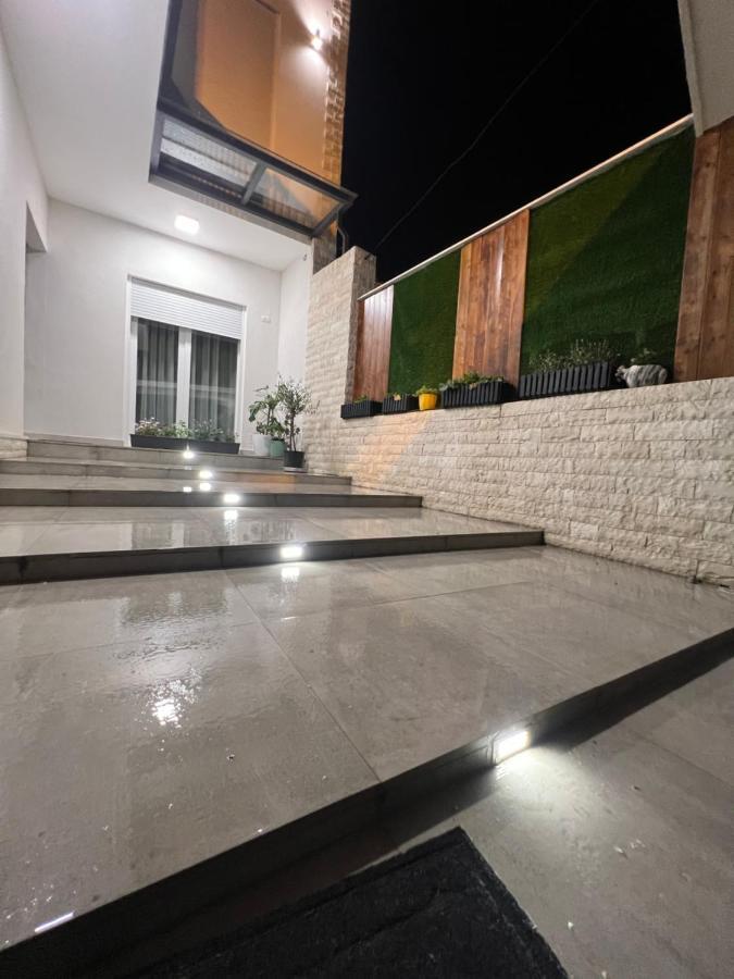Te Nana Home Shkoder Exterior photo